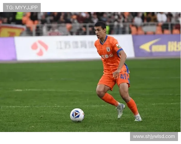 鲁媒:葡甲关注下依木兰身体对抗与体能短板亟待提升